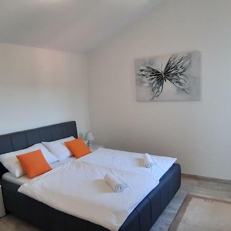 Relax Apartment Starigrad Paklenica Ngoại thất bức ảnh
