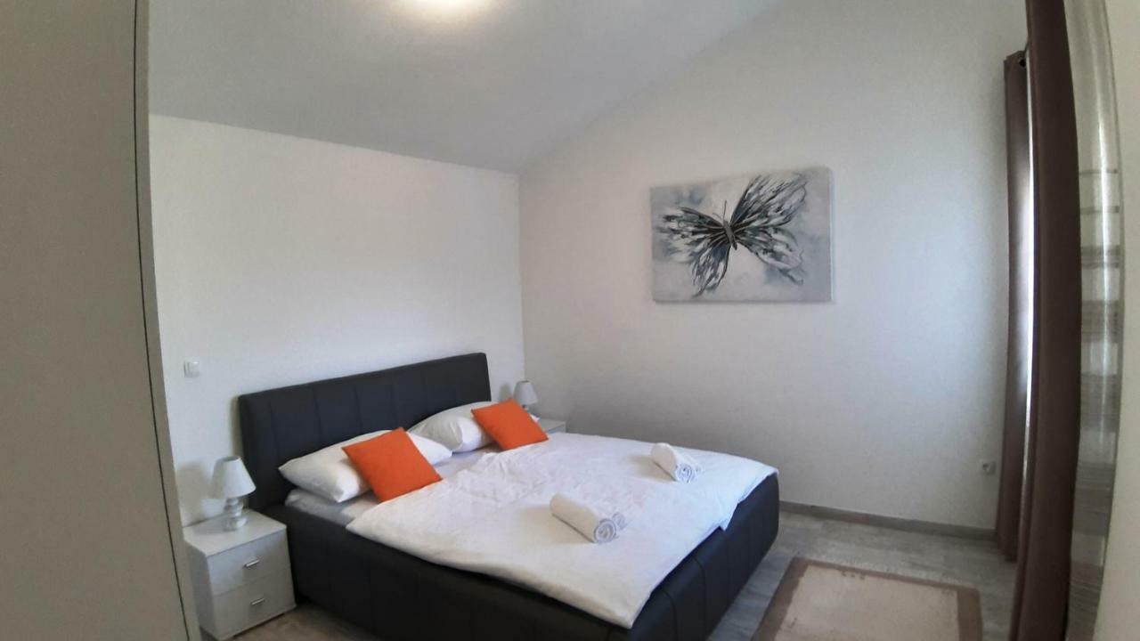 Relax Apartment Starigrad Paklenica Ngoại thất bức ảnh